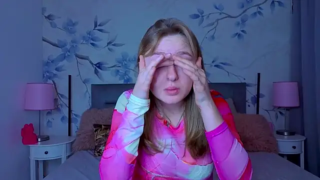 Sweetie kitty1 online show from 11-17-25, 01:50