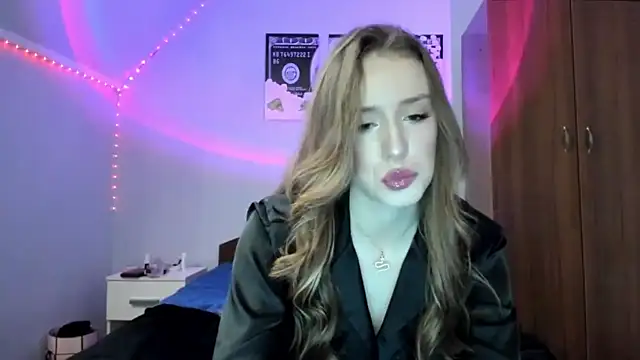 tinyglow online show from 12-19-25, 07:26