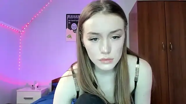 tinyglow online show from 03-13-26, 09:32