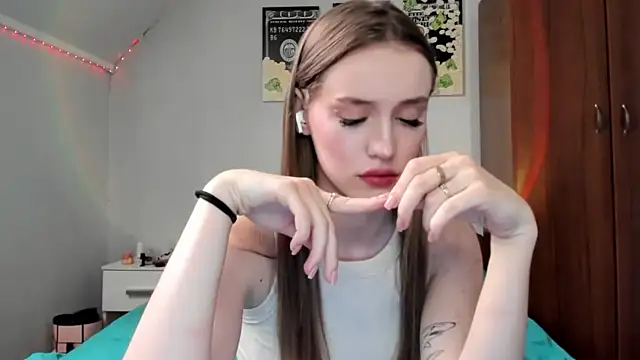 tinyglow online show from 03-30-26, 09:38