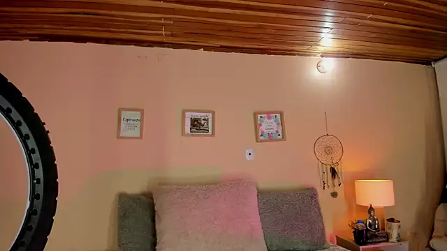 Snapshot of aghata_jackson_ chatting on 11-28-25, 01:25 aghata jackson online show from 11-28-25, 01:25