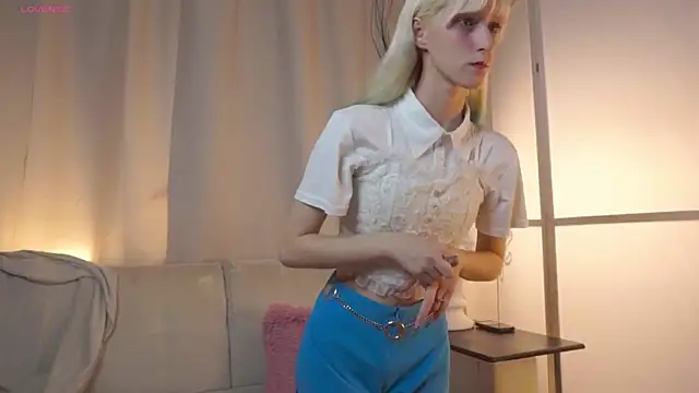 Snapshot of BeverlyWahoske chatting on 11-15-25, 06:59 BeverlyWahoske online show from 11-15-25, 06:59