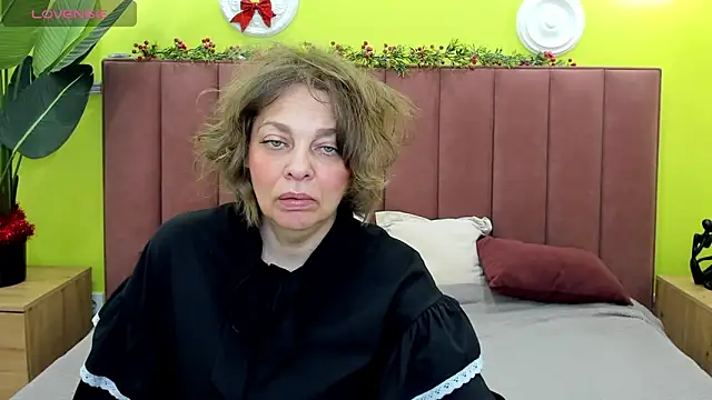 Valerie King online show from 12-21-25, 01:24