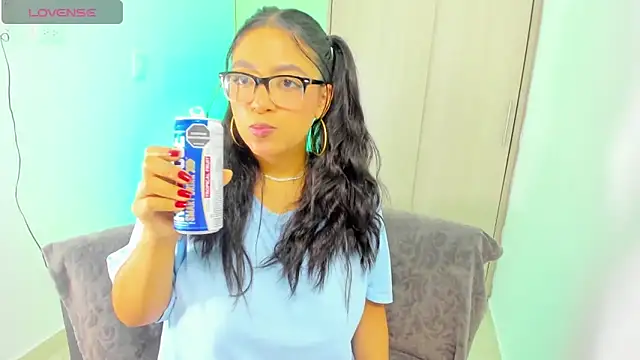 evelisse  online show from 04-05-26, 04:09