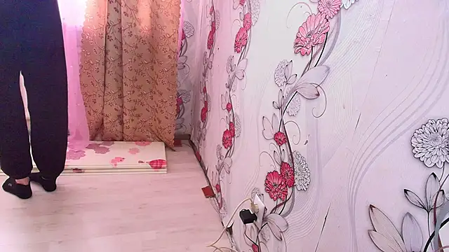 Snapshot of KristinaScott chatting on 11-24-25, 09:20 KristinaScott online show from 11-24-25, 09:20