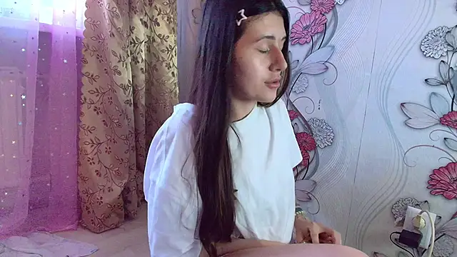 Snapshot of KristinaScott chatting on 11-27-25, 12:29 KristinaScott online show from 11-27-25, 12:29