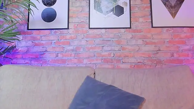 Snapshot of Chris_Varden chatting on 12-17-25, 06:47 Chris Varden online show from 12-17-25, 06:47