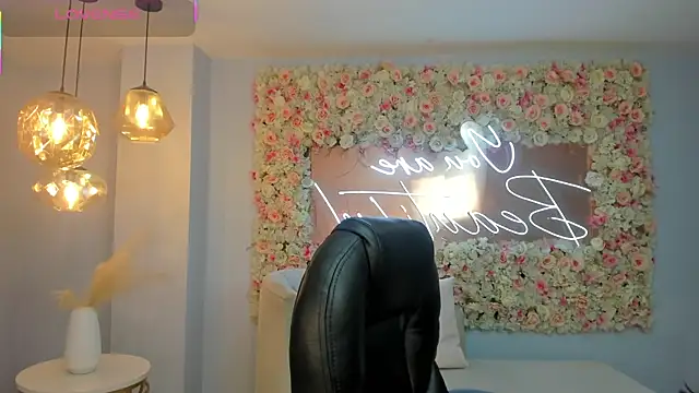 SophieLanne online show from 02-12-26, 04:18