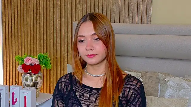 Snapshot of LondraBlush chatting on 05-15-26, 12:01 LondraBlush online show from 05-15-26, 12:01