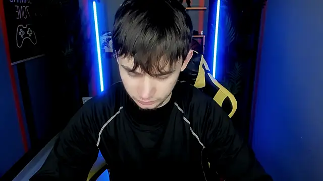 Snapshot of AlejandroEllias chatting on 01-15-26, 05:49 AlejandroEllias online show from 01-15-26, 05:49