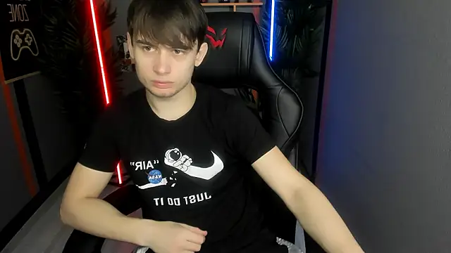 Snapshot of AlejandroEllias chatting on 02-04-26, 09:04 AlejandroEllias online show from 02-04-26, 09:04