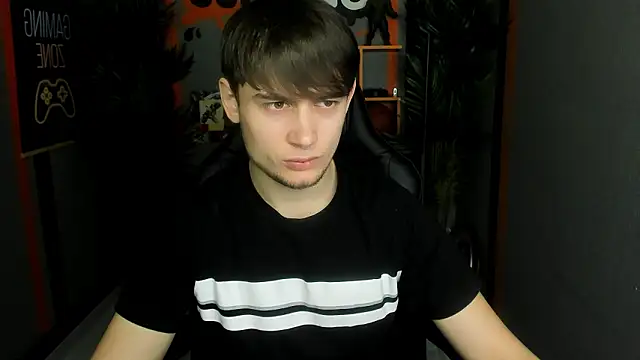 Snapshot of AlejandroEllias chatting on 02-11-26, 05:45 AlejandroEllias online show from 02-11-26, 05:45