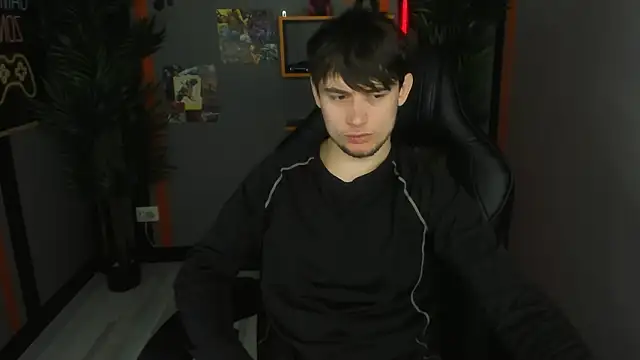 Snapshot of AlejandroEllias chatting on 02-19-26, 06:53 AlejandroEllias online show from 02-19-26, 06:53