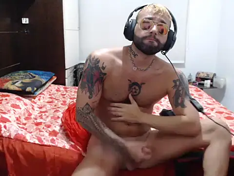 cosplayerfiit online show from 11-14-25, 09:13