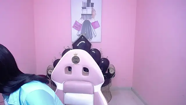 Snapshot of Milu_carbajal_x chatting on 11-14-25, 11:24 Milu carbajal x online show from 11-14-25, 11:24