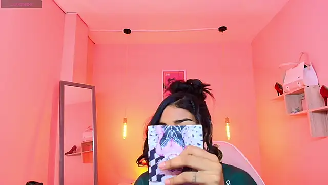 Snapshot of Milu_carbajal_x chatting on 12-02-25, 08:48 Milu carbajal x online show from 12-02-25, 08:48