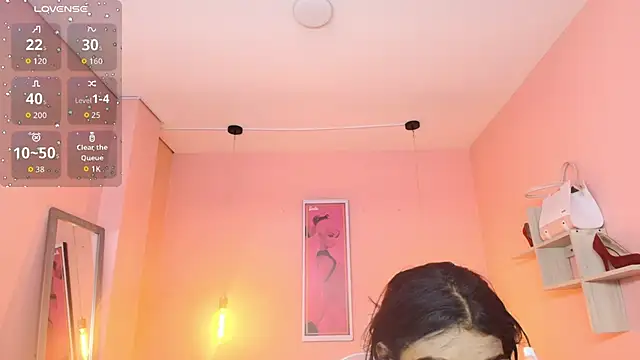 Snapshot of Milu_carbajal_x chatting on 12-17-25, 08:15 Milu carbajal x online show from 12-17-25, 08:15