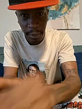 Snapshot of yourboy501withthebig1 chatting on 07-08-26, 03:27 yourboy501withthebig1 online show from 07-08-26, 03:27