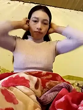 Snapshot of _Su-Su_ chatting on 11-17-25, 06:41 Su-Su online show from 11-17-25, 06:41