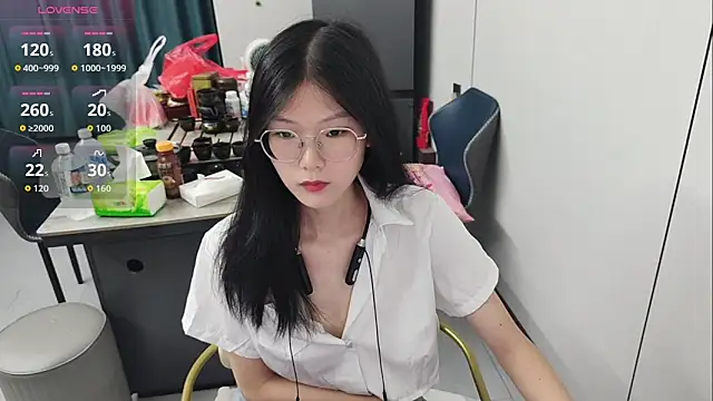 Snapshot of xlin-baby chatting on 05-24-26, 04:23 xlin-baby online show from 05-24-26, 04:23