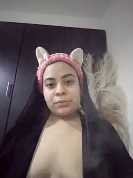 Snapshot of Monserrat_J chatting on 12-03-25, 07:05 Monserrat J online show from 12-03-25, 07:05