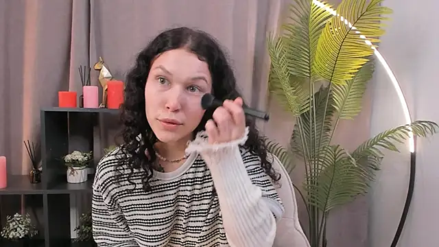 Snapshot of TerrieHerimann chatting on 11-17-25, 02:34 TerrieHerimann online show from 11-17-25, 02:34