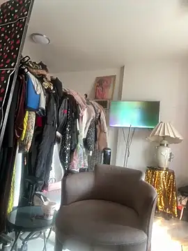 Motherbigbus online show from 03-19-26, 04:55