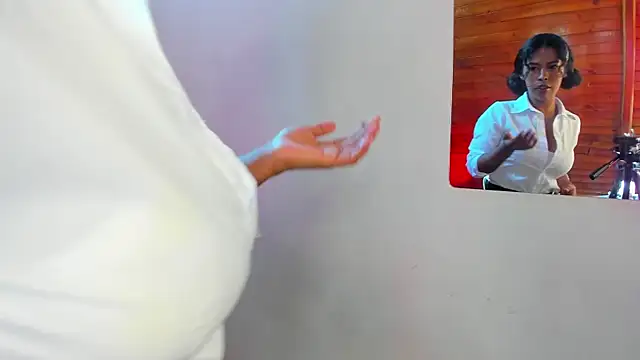 lilith sanz online show from 11-29-25, 01:36