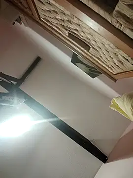 Snapshot of NaughtyClaudia_ chatting on 12-16-25, 05:01 NaughtyClaudia online show from 12-16-25, 05:01