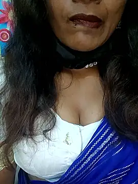 Snapshot of Premalatha_28 chatting on 01-07-26, 02:41 Premalatha 28 online show from 01-07-26, 02:41