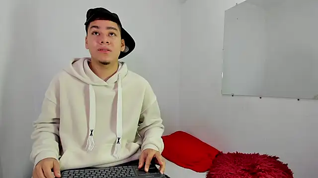 Lucastorrez01 online show from 02-16-26, 06:20