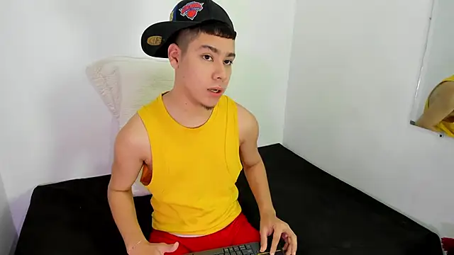 Lucastorrez01 online show from 03-06-26, 11:45