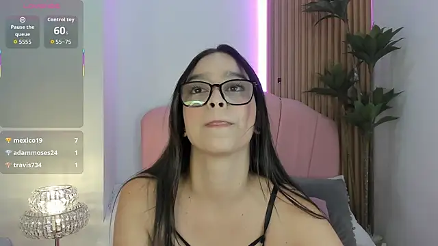 zoe quinn7 online show from 12-14-25, 08:13