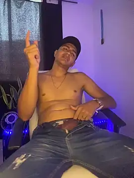 Snapshot of lester_rose chatting on 11-27-25, 09:17 lester rose online show from 11-27-25, 09:17