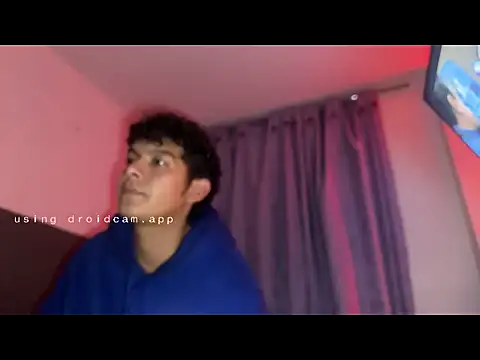 Snapshot of Youngcople18 chatting on 11-17-25, 11:32 Youngcople18 online show from 11-17-25, 11:32