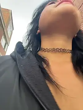 Sophie wyld online show from 11-16-25, 09:20