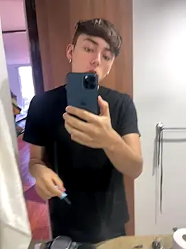 Boyfriend-Hot online show from 11-17-25, 10:26