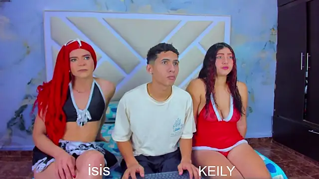 TrioPecadoVIP online show from 12-21-25, 06:20