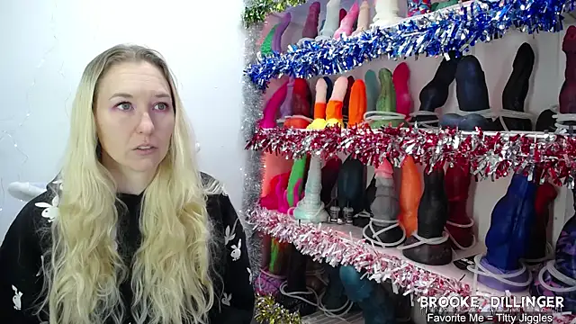 BrookeDillinger online show from 12-15-25, 07:40