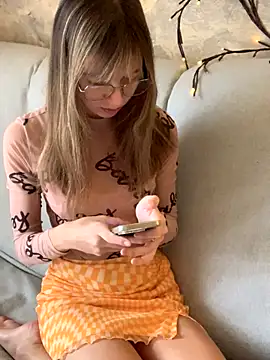 Snapshot of artshadowvibe chatting on 12-17-25, 07:36 artshadowvibe online show from 12-17-25, 07:36