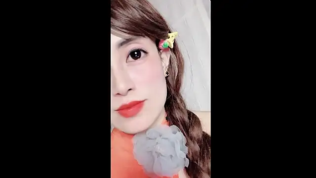 Snapshot of MiAnna-Lovee chatting on 12-15-25, 04:22 MiAnna-Lovee online show from 12-15-25, 04:22