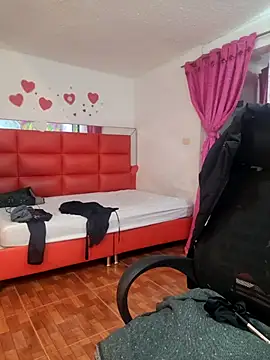 Scarlet curly online show from 11-24-25, 09:09