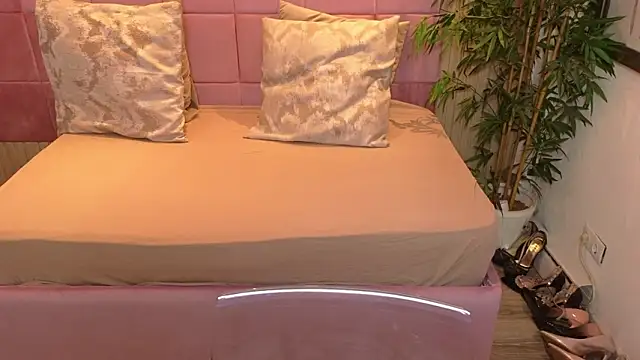 SpicyCarlaXX online show from 03-13-26, 08:04