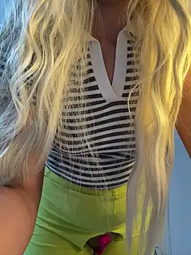 Snapshot of Manolya3434 chatting on 12-01-25, 05:51 Manolya3434 online show from 12-01-25, 05:51