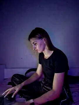 carolinakis  online show from 12-02-25, 08:37