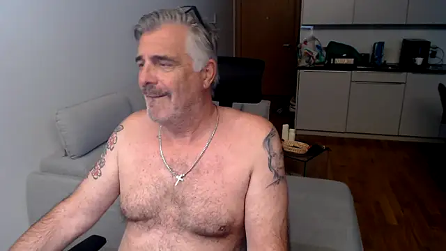 Snapshot of Buidapest chatting on 11-19-25, 09:20 Buidapest online show from 11-19-25, 09:20