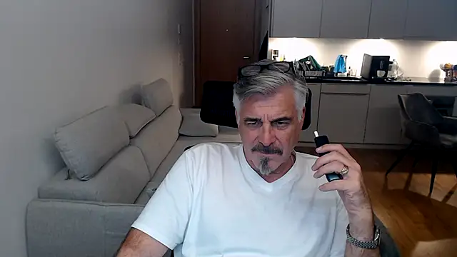 Buidapest online show from 02-28-26, 04:24