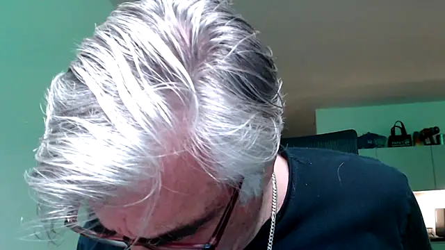Buidapest online show from 05-16-26, 07:05