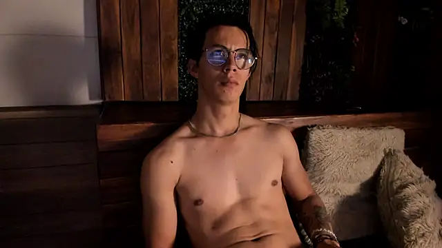 Snapshot of Brandon_starkk chatting on 11-19-25, 12:16 Brandon starkk online show from 11-19-25, 12:16