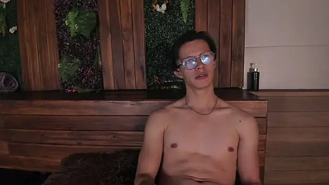 Snapshot of Brandon_starkk chatting on 12-02-25, 12:32 Brandon starkk online show from 12-02-25, 12:32